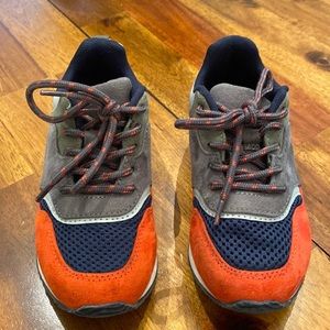 Adorable Gap sneakers